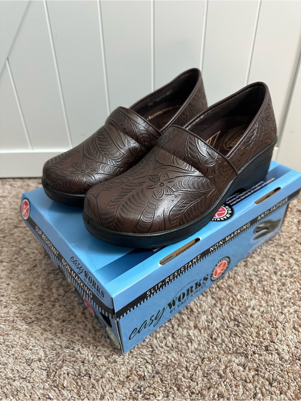 Easy Works Lyndee Women’s 10 M Brown Tooled Floral Slip Resistant Work Shoes